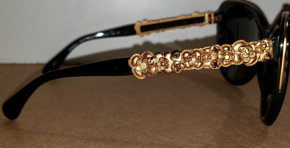 Chanel sunglasses - Picture 4 of 8